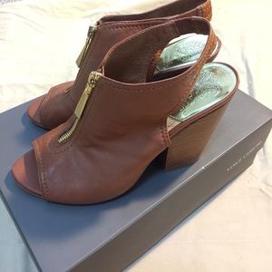Vince Camuto Mozza peep-toe wedges Sz 7 1/2