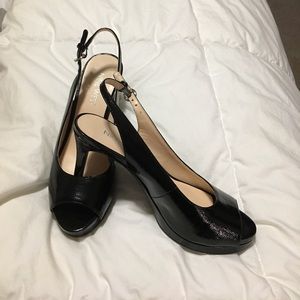 Nine West sling back peep toe pumps