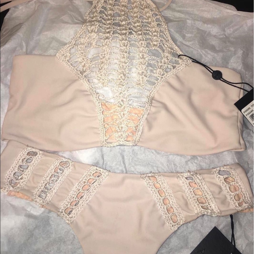 top-S bottoms-M but they could definitely fit a S.