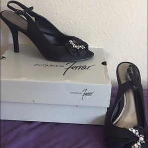 Black heels size W8
