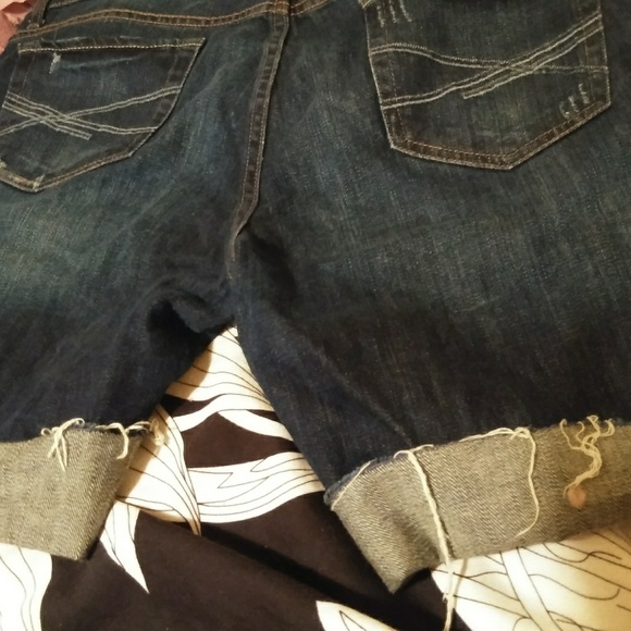 Shorts - Picture 2 of 3