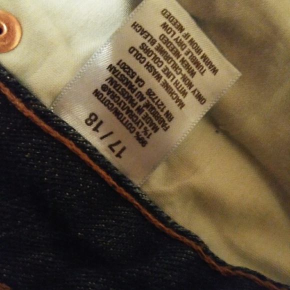 Shorts - Picture 3 of 3