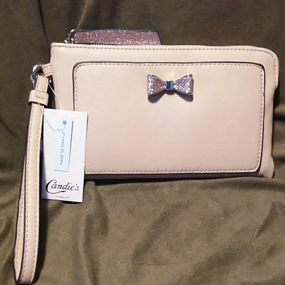 *Candies pink wristlet - Picture 2 of 8