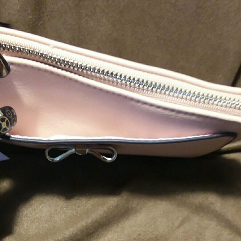 *Candies pink wristlet - Picture 5 of 8