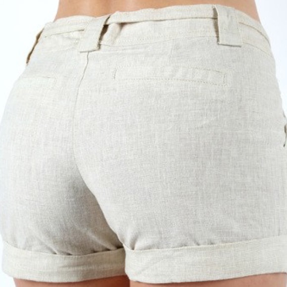 🎉CLEARANCE🎉 Cream Cuff Hem Linen Belted Shorts - Picture 3 of 4
