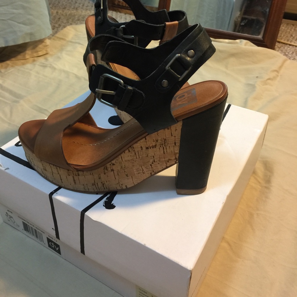 Dolce Vita Jaye wedges Sz 7.5 cognac/black leather