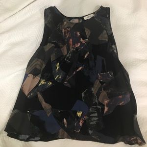 Aritzia Wilfred slightly cropped patterned top