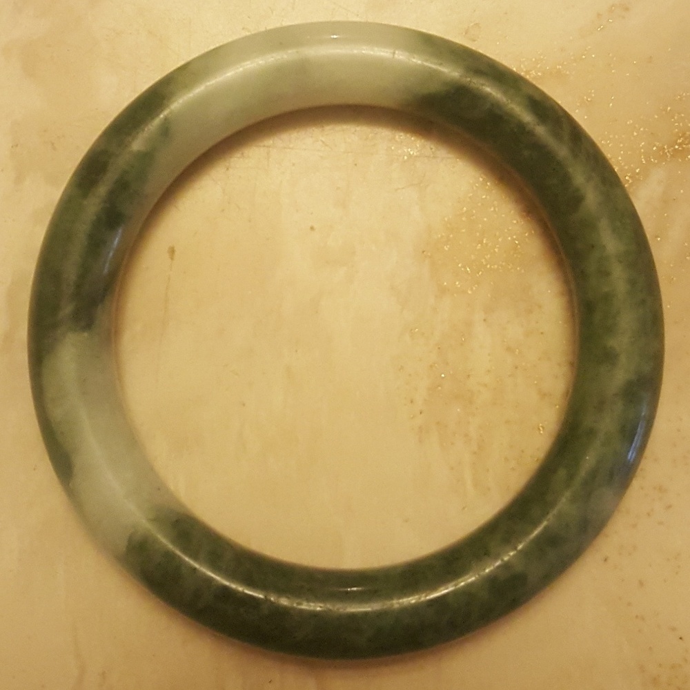Real green jade white 60 cm round