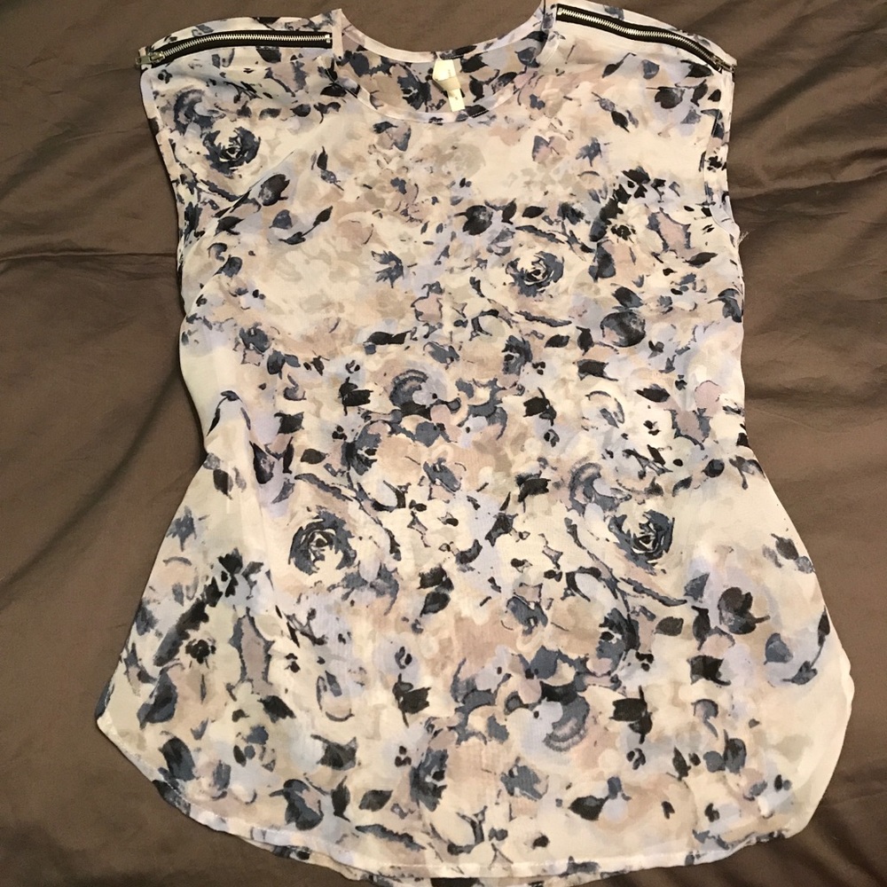 Dressy floral print shirt!