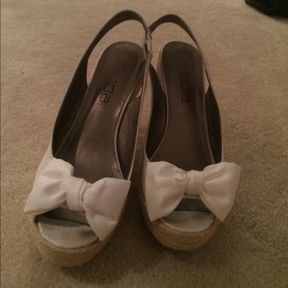 Moda White Bow Toe Wedges 6.5