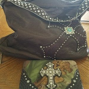 Brown purse with matching wallet