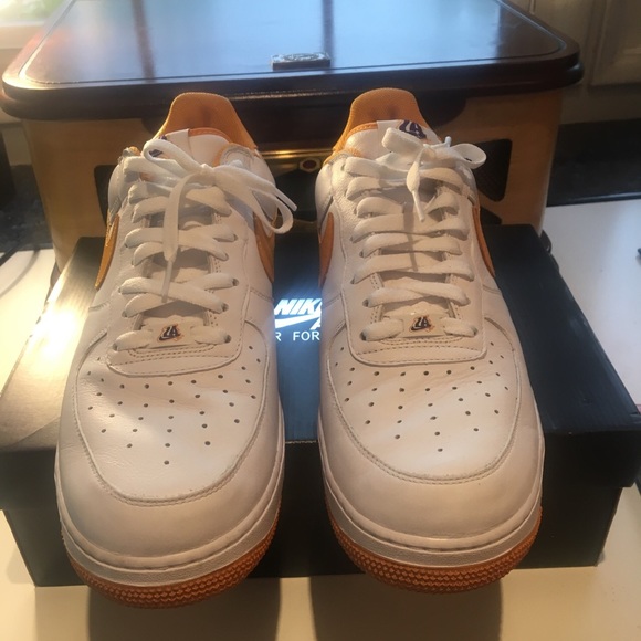 NIKE AIR FORCE ONE LA LAKERS COLLAB DEADSTOCK - Picture 2 of 4