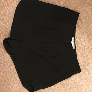 Black bcbg shorts