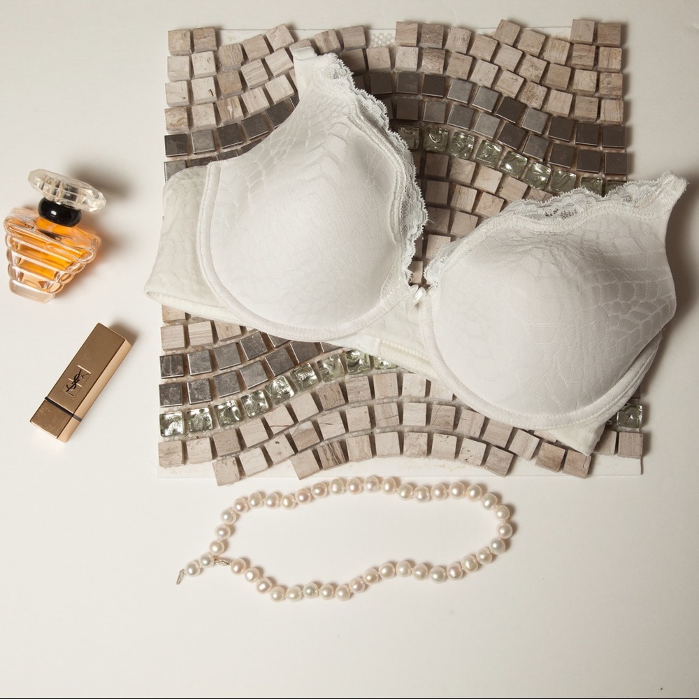 Maidenform White Demi Bra