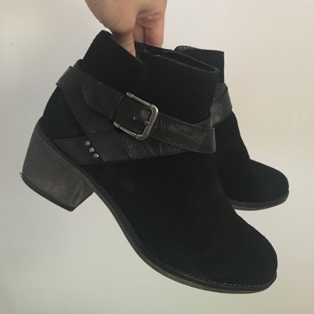 SONOMA™ Women's Buckle Suede Ankle Boots black