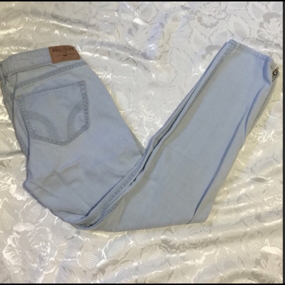 Holister jeans NWOT Size 3