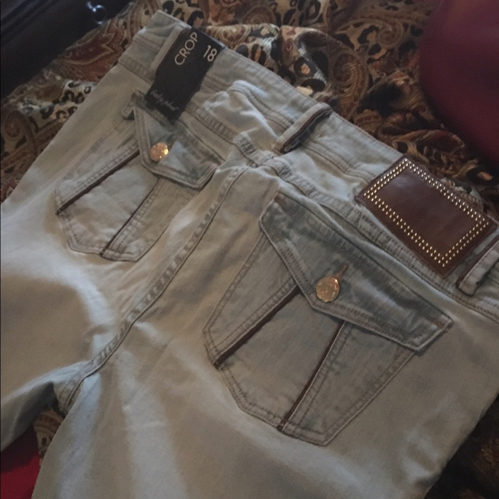 NEW BABYPHAT CROP JEANS