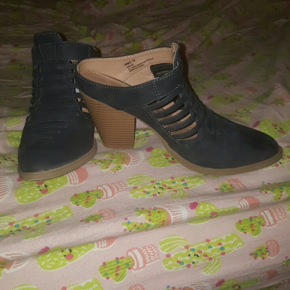 CUTE SLIP ON HEELED BOOTIES :)