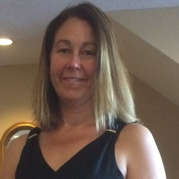 Meet your Posher, Thrifty Retail Therapy - Picture 2 of 3