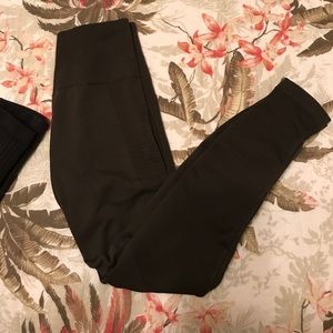 Flow and go pant in dark olive 💚