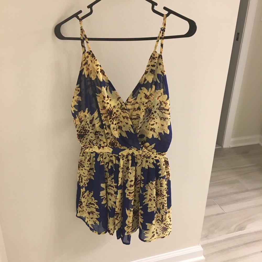 Sunflower romper! 🌻🌻