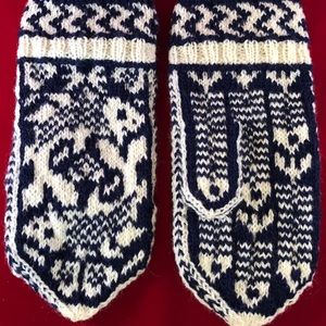 100% wool mittens. Made in Norway.