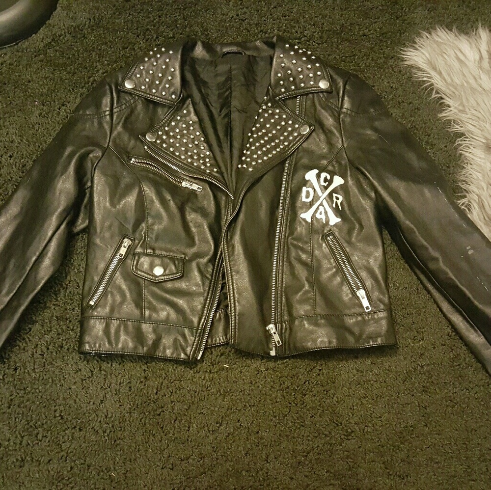 Stud leather jacket cropped