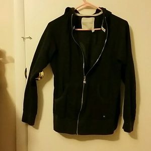 VS Black sweatshirt