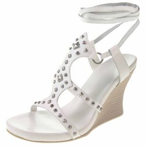 NWOT Dirty Laundry Studded Wedge Sandal