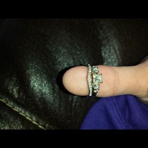 Diamond wedding band