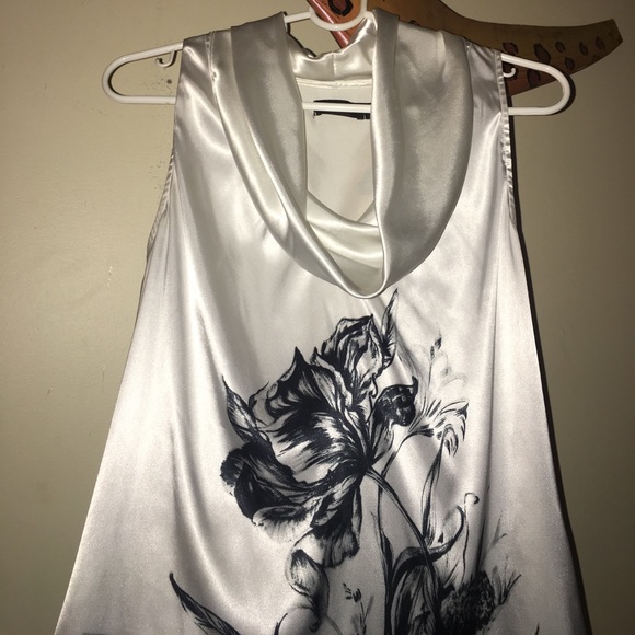 Gorgeous white cowl neck sleeves blouse - Picture 4 of 4