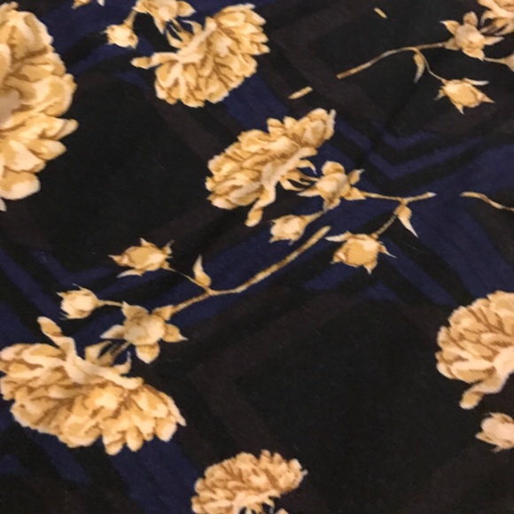 Lularoe Floral leggings - Picture 2 of 4