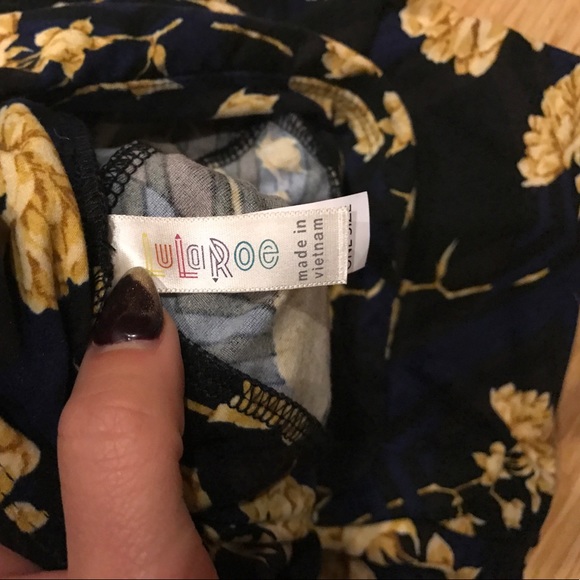 Lularoe Floral leggings - Picture 3 of 4