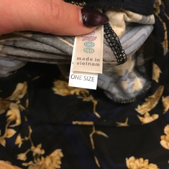 Lularoe Floral leggings - Picture 4 of 4