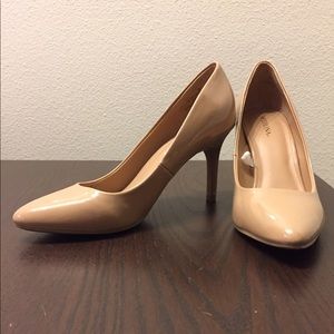 Patent leather nude heels