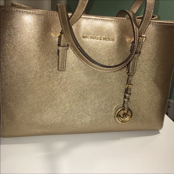 Michael Kors Handbags - ❗️SALE ❗👜Michael KORS Jet Set Travel Bag