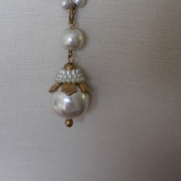 Vintage 1960s Faux Pearl Pendant Necklace - Picture 2 of 5