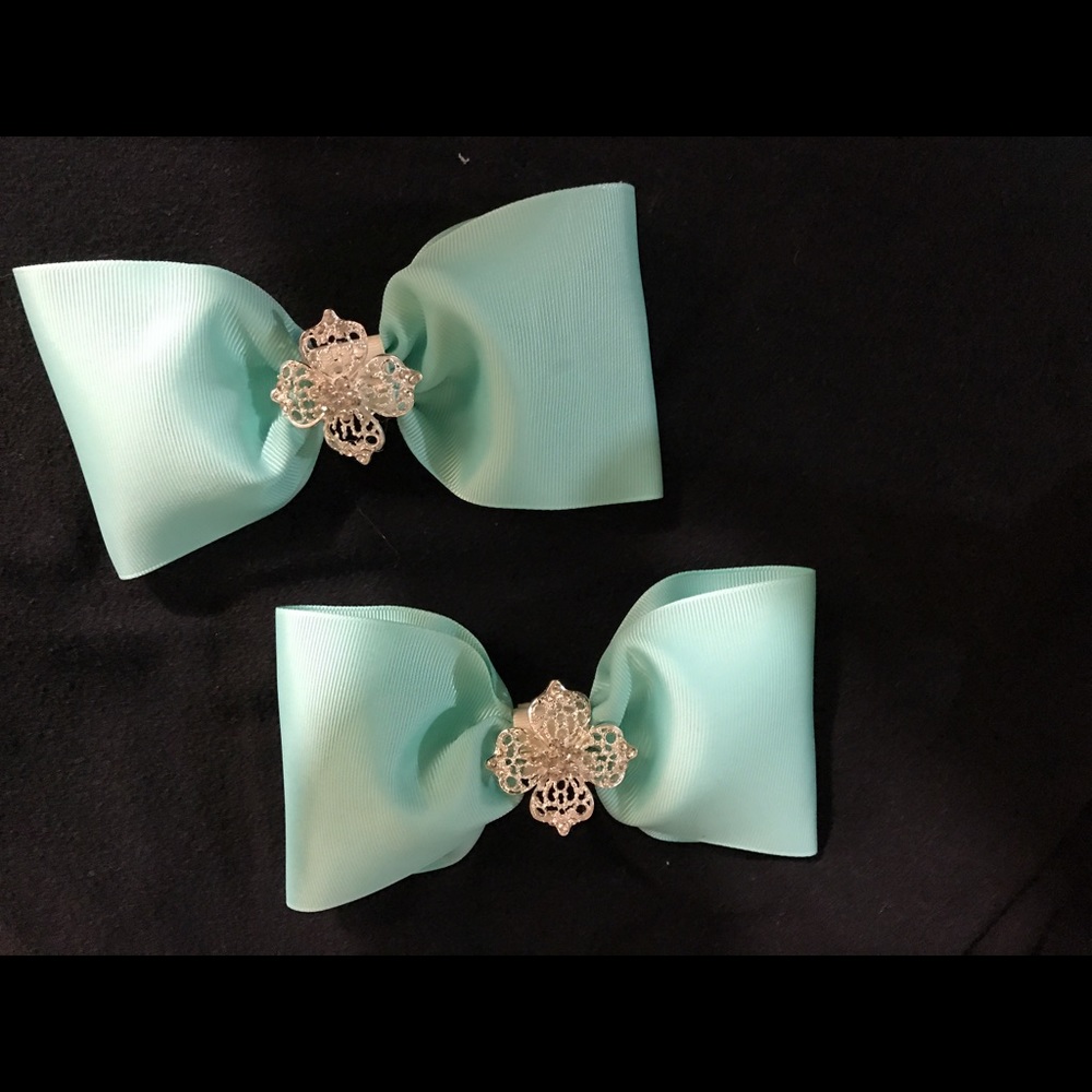 Beautiful hair bows for girls and babies