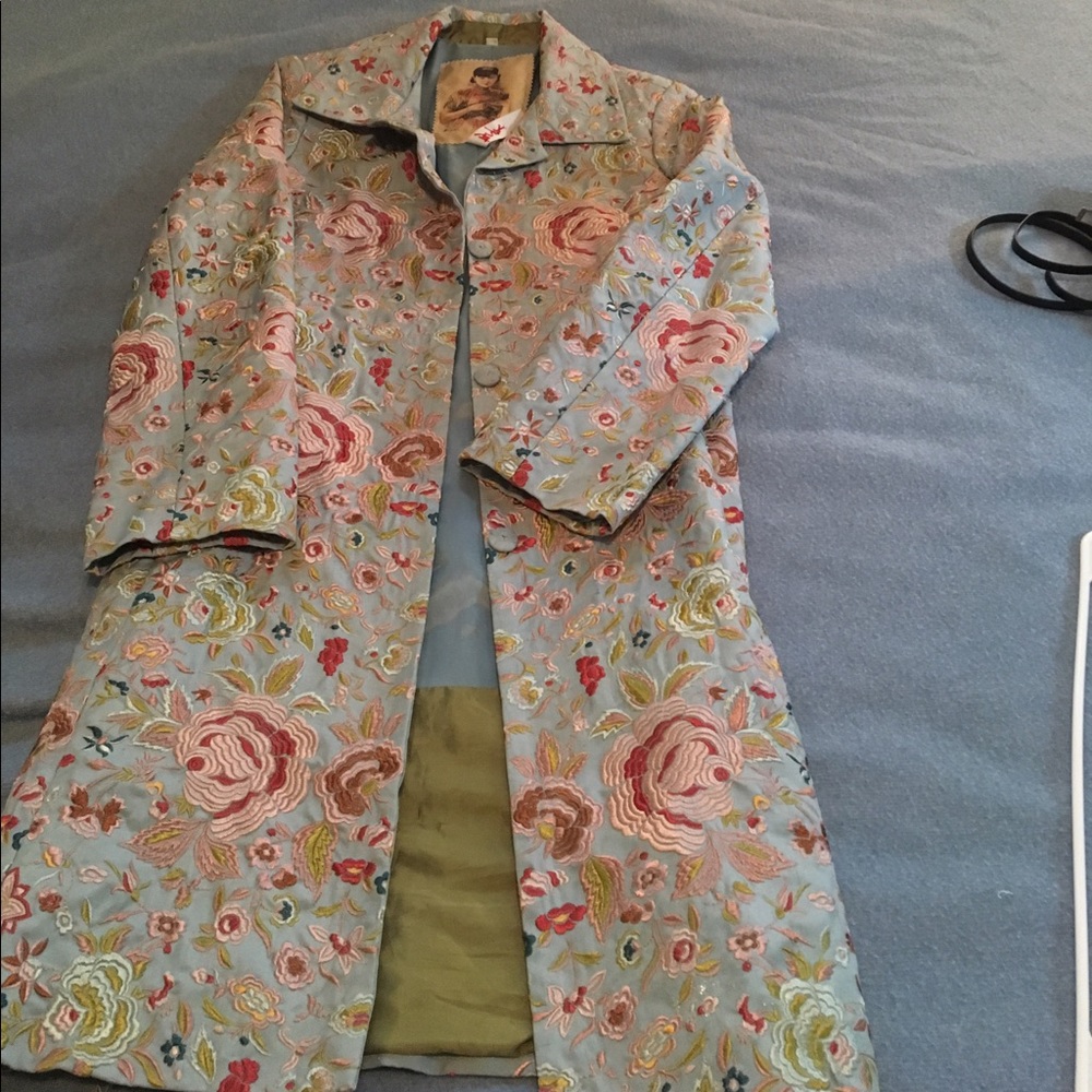 Biya embroidered coat