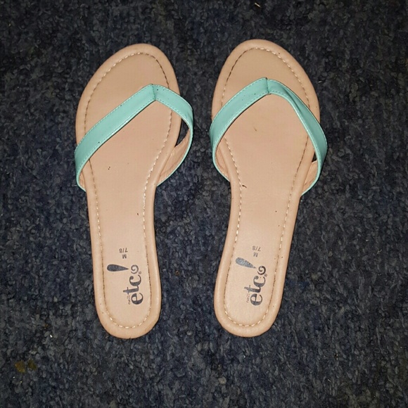 Rue 21 flip flops - Picture 1 of 2