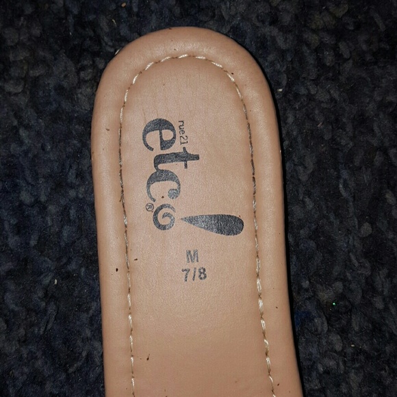 Rue 21 flip flops - Picture 2 of 2