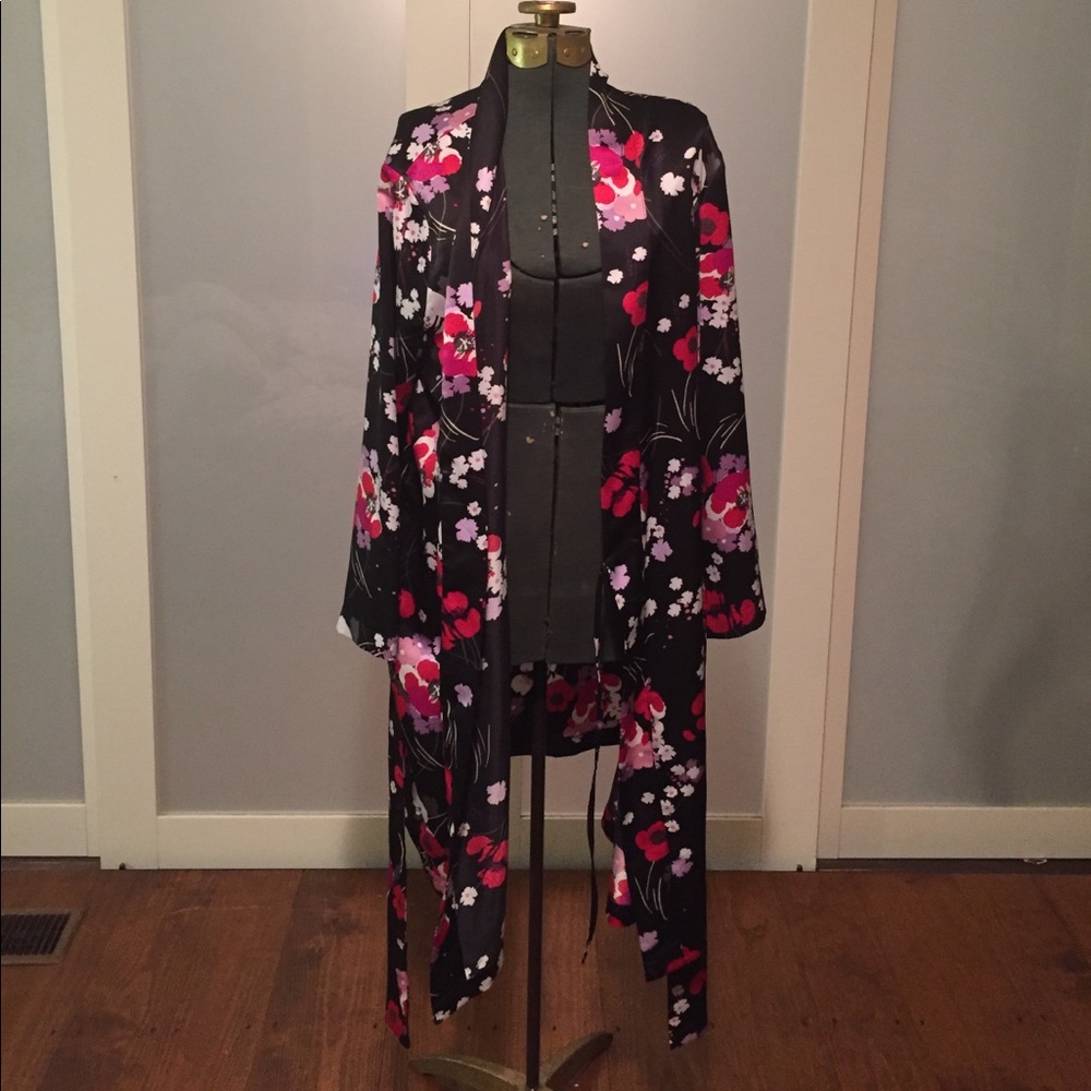 NWOT Silky Soft Floral Robe