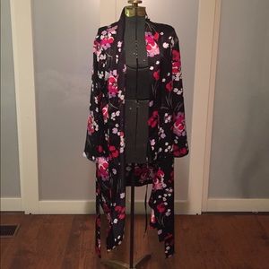 NWOT Silky Soft Floral Robe