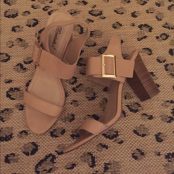 Block Heel Nude Sandals - Picture 1 of 3