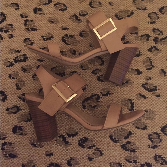 Block Heel Nude Sandals - Picture 3 of 3