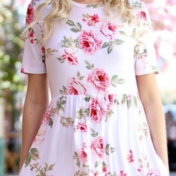 FLASH SALE 1 SMALL LEFT! FLORAL MAXI - Picture 4 of 4