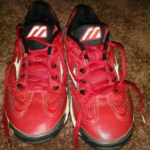 Mizuno softball shoes