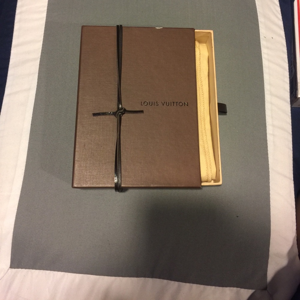 Authentic !! Louis Vuitton small gift box