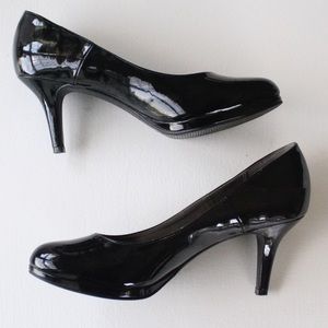Classy Shiny Black Heels
