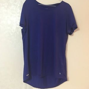 Blue workout semi-fitted shirt.